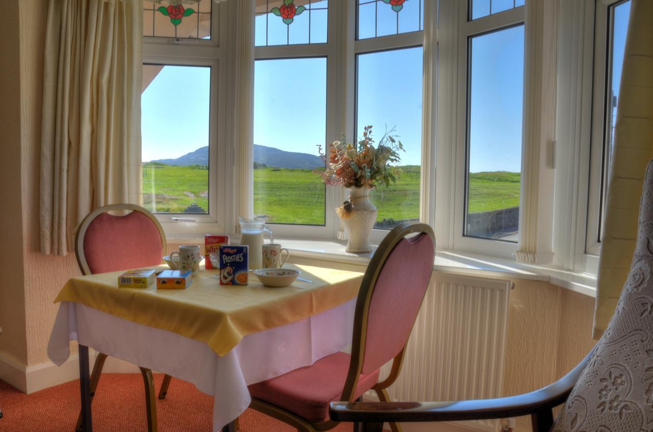 Bed and Breakfast Crossroads Holyhead Exteriér fotografie